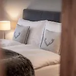 Adula Hotell 4*