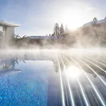 Hotell Adula 4*