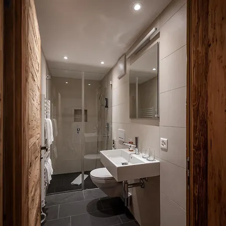 Hotel Adula 4*