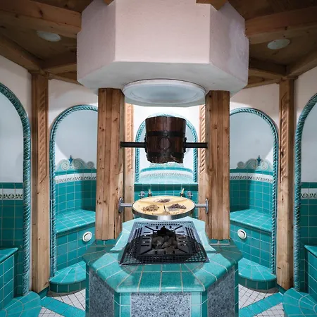 Adula Hotel 4*