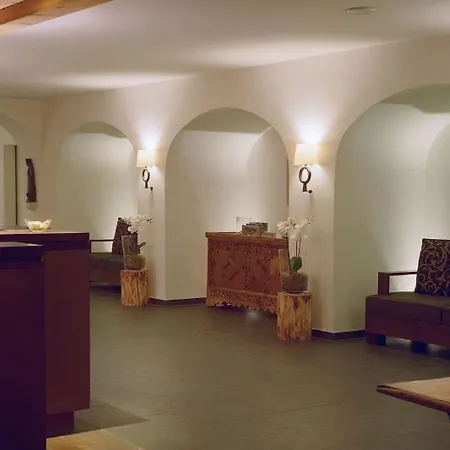 Hotel Adula 4*