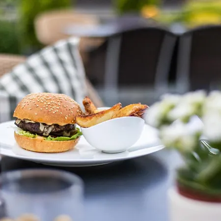 Adula 酒店